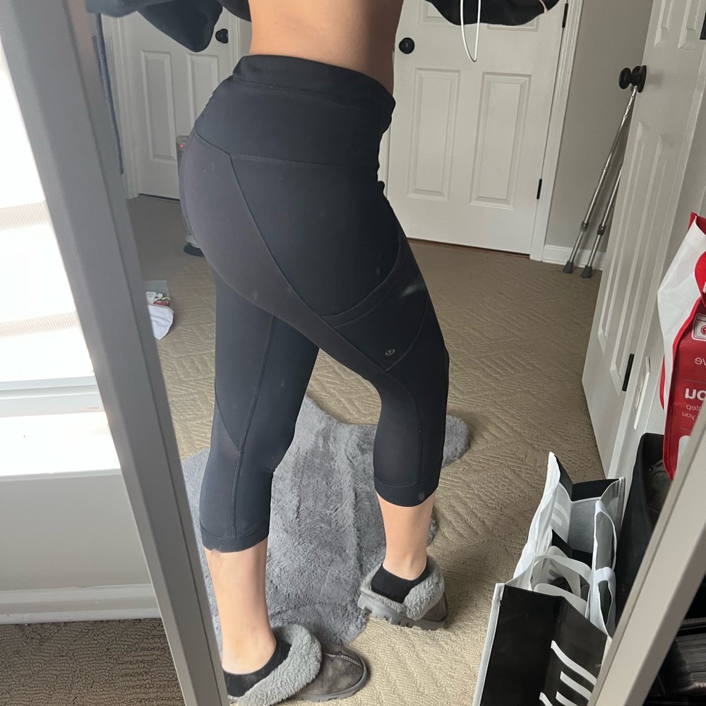 Lululemon Womens 19” Cropped Leggings Sz 4